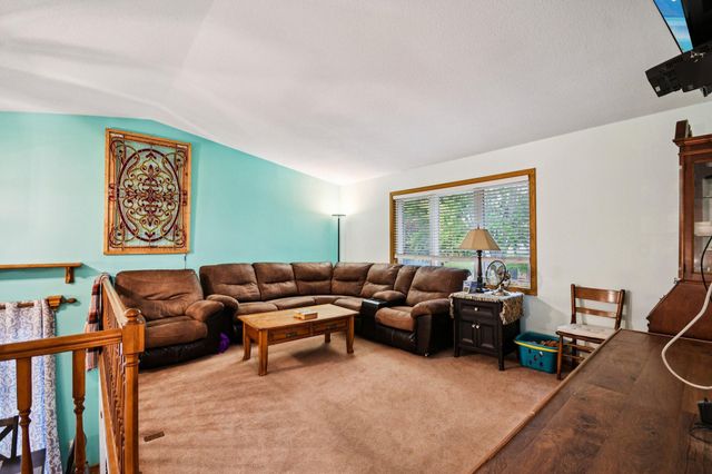 649 Concord Drive, Chaska, MN 55318