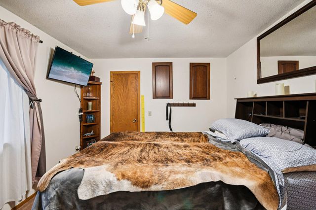 649 Concord Drive, Chaska, MN 55318