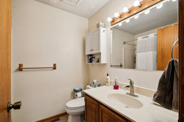 649 Concord Drive, Chaska, MN 55318