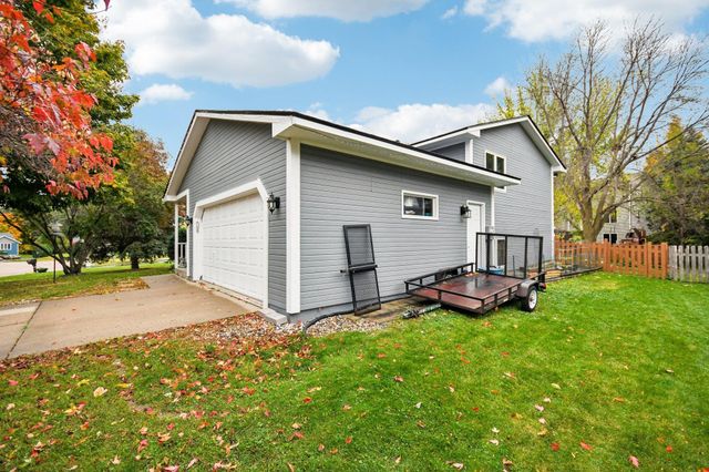 649 Concord Drive, Chaska, MN 55318