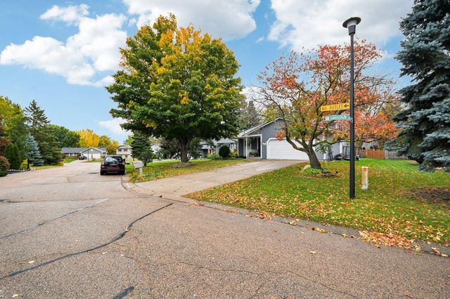 649 Concord Drive, Chaska, MN 55318