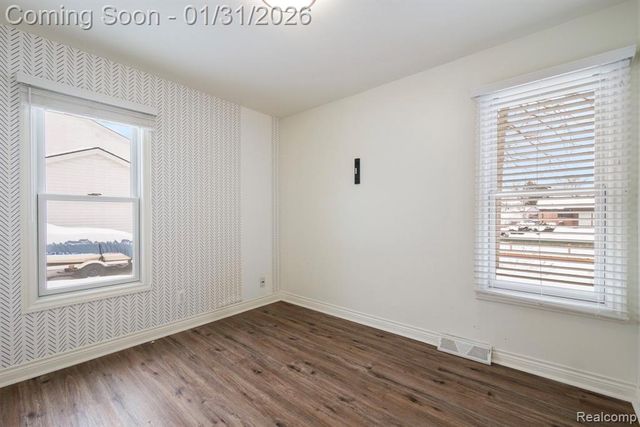 1298 S Cass Lake Road, Waterford, MI 48328