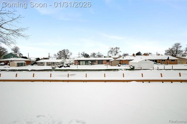 1298 S Cass Lake Road, Waterford, MI 48328