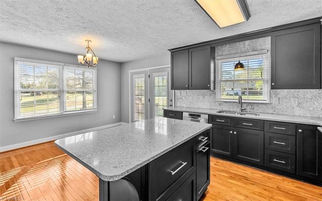 1116 Pinoak Road, Greensboro, NC 27455