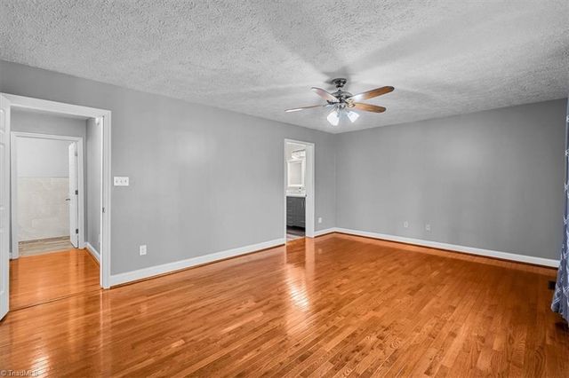 1116 Pinoak Road, Greensboro, NC 27455