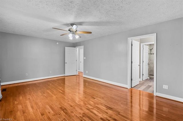 1116 Pinoak Road, Greensboro, NC 27455