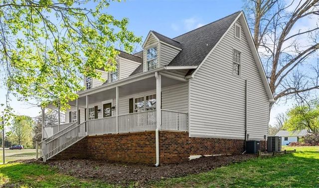 1116 Pinoak Road, Greensboro, NC 27455