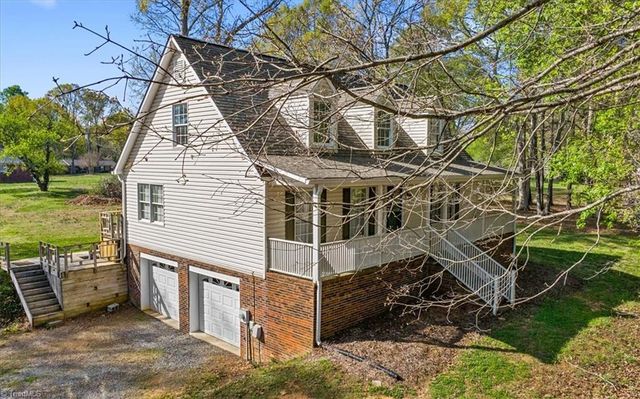 1116 Pinoak Road, Greensboro, NC 27455