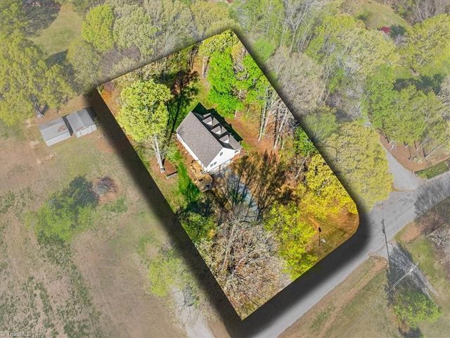 1116 Pinoak Road, Greensboro, NC 27455