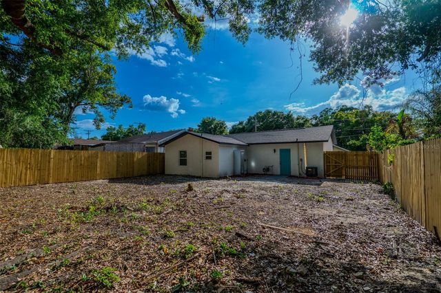 9407 N 12TH STREET, Tampa, FL 33612