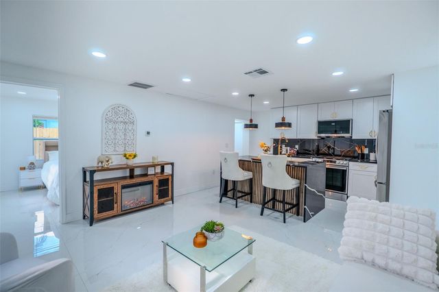 9407 N 12TH STREET, Tampa, FL 33612