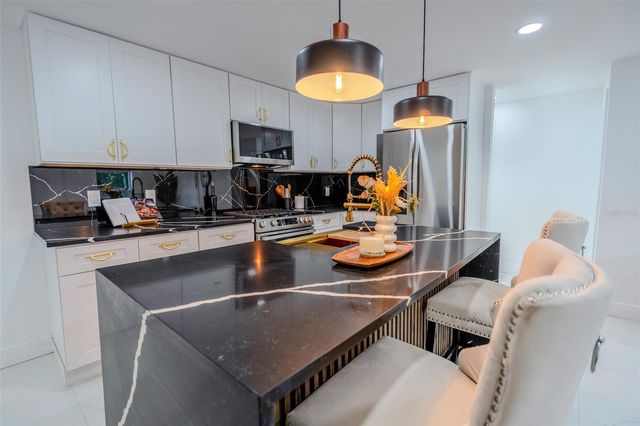 9407 N 12TH STREET, Tampa, FL 33612