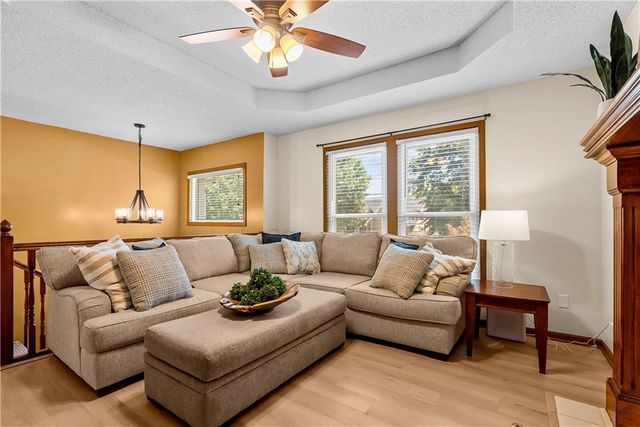 1004 SE Country Lane, Lee's Summit, MO 64081
