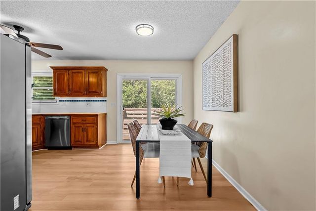 1004 SE Country Lane, Lee's Summit, MO 64081