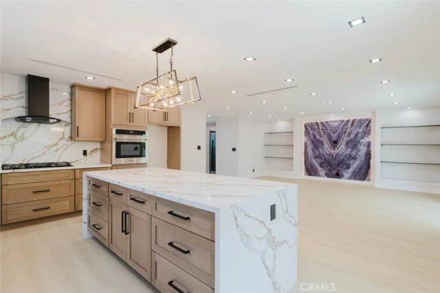 7039 Wortser Avenue, North Hollywood, CA 91605