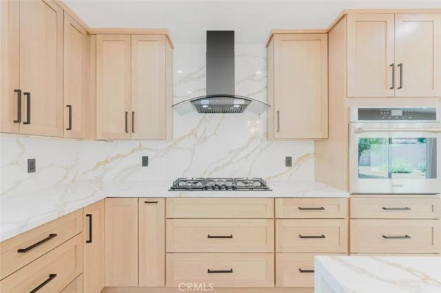 7039 Wortser Avenue, North Hollywood, CA 91605
