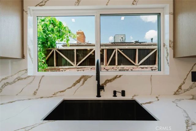 7039 Wortser Avenue, North Hollywood, CA 91605