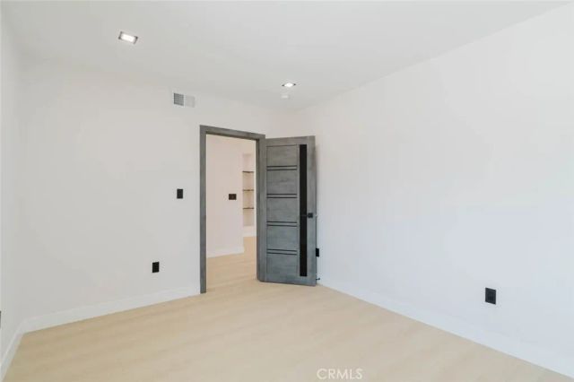 7039 Wortser Avenue, North Hollywood, CA 91605
