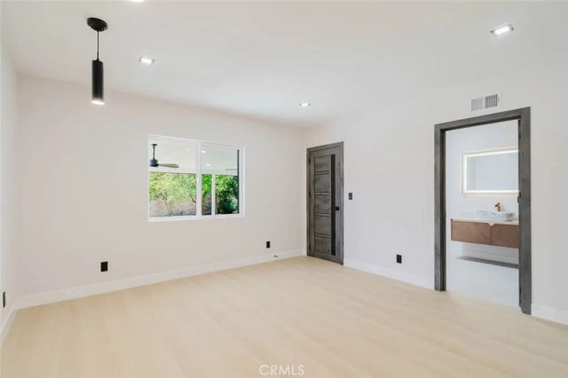 7039 Wortser Avenue, North Hollywood, CA 91605