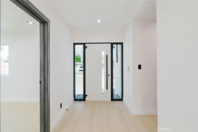 7039 Wortser Avenue, North Hollywood, CA 91605