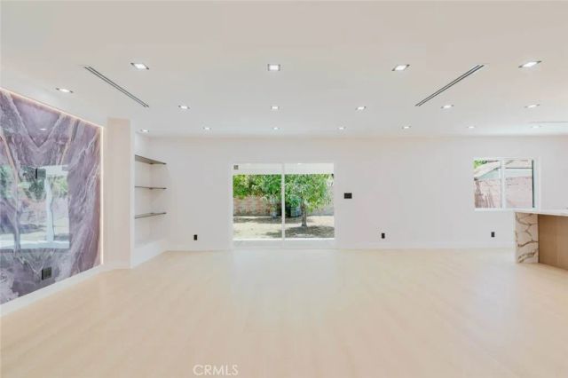 7039 Wortser Avenue, North Hollywood, CA 91605