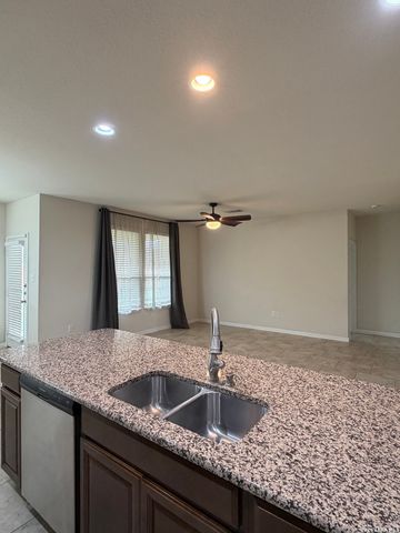 365 ORION DR, New Braunfels, TX 78130