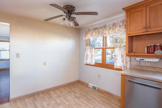 871 PLANK ROAD, Menasha, WI 54952