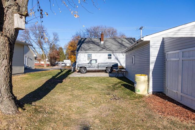 871 PLANK ROAD, Menasha, WI 54952