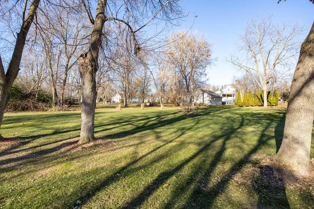 871 PLANK ROAD, Menasha, WI 54952