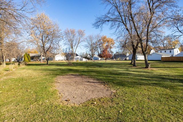 871 PLANK ROAD, Menasha, WI 54952