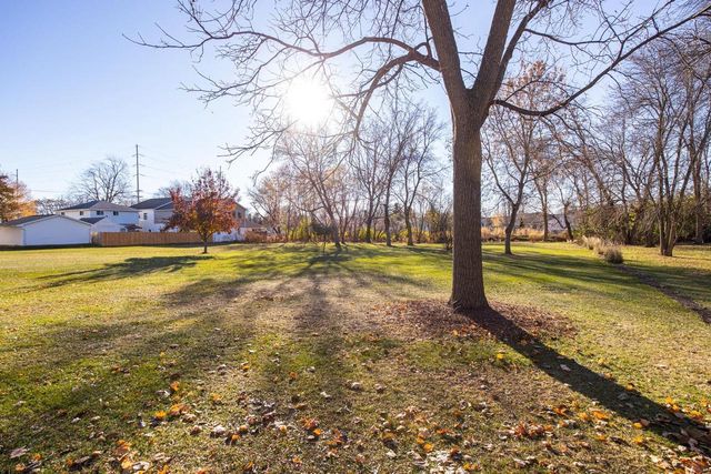 871 PLANK ROAD, Menasha, WI 54952