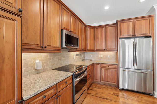 3175 Tremont Road, 504, Columbus, OH 43221
