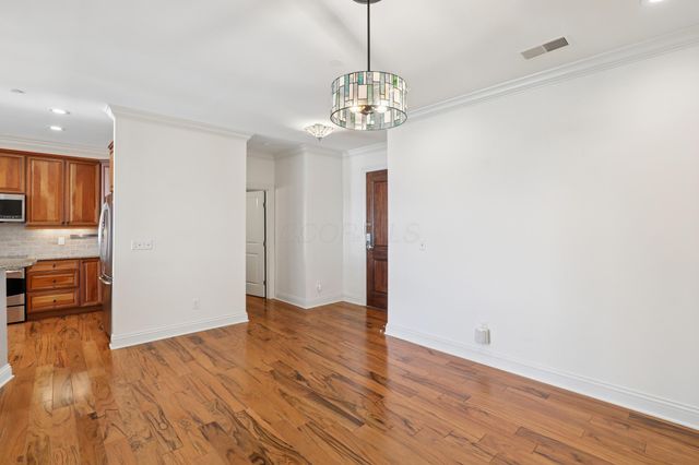 3175 Tremont Road, 504, Columbus, OH 43221
