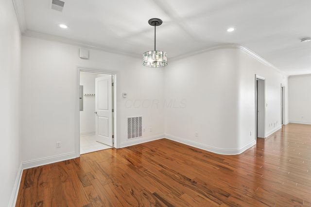 3175 Tremont Road, 504, Columbus, OH 43221