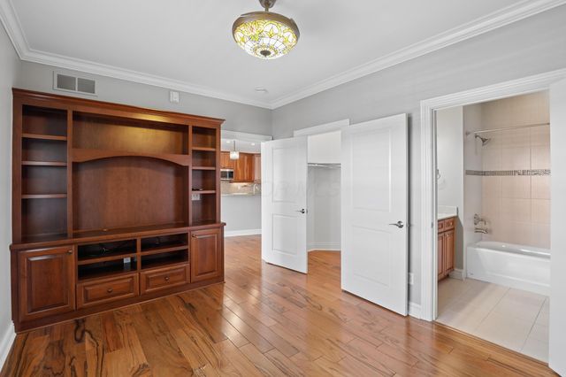 3175 Tremont Road, 504, Columbus, OH 43221