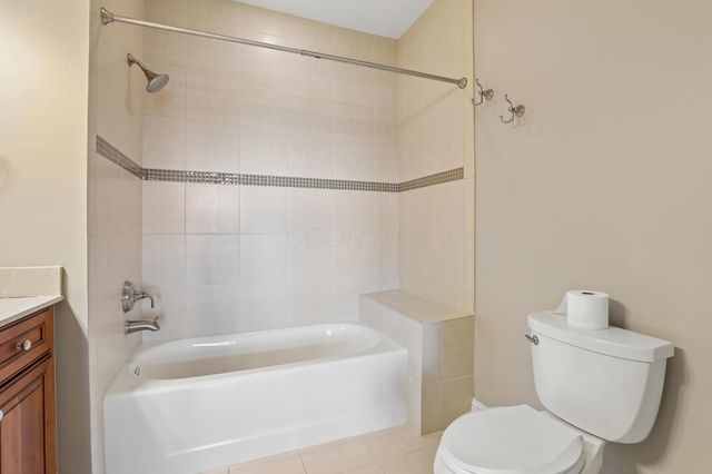 3175 Tremont Road, 504, Columbus, OH 43221
