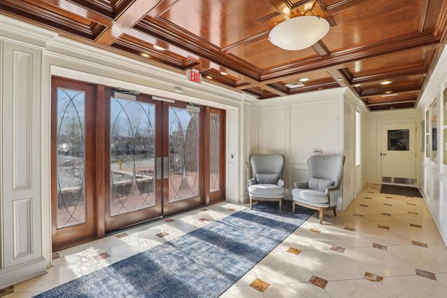 3175 Tremont Road, 504, Columbus, OH 43221