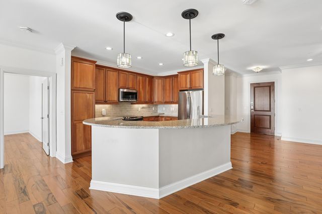 3175 Tremont Road, 504, Columbus, OH 43221