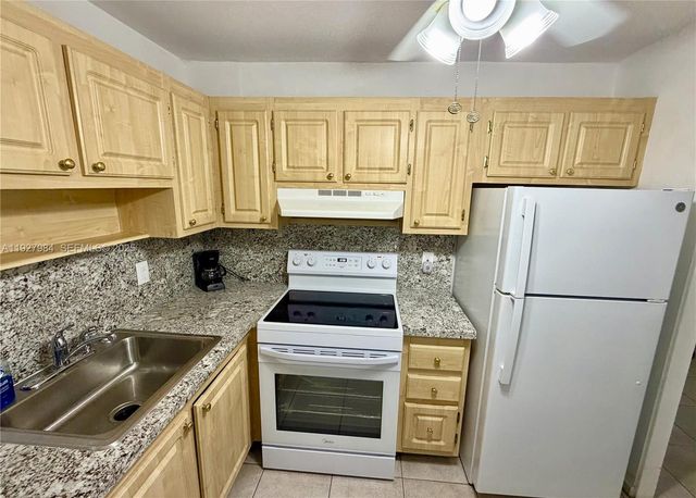 293 Seville M 293, Delray Beach, FL 33446