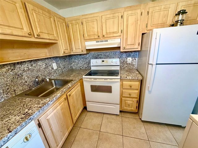 293 Seville M 293, Delray Beach, FL 33446