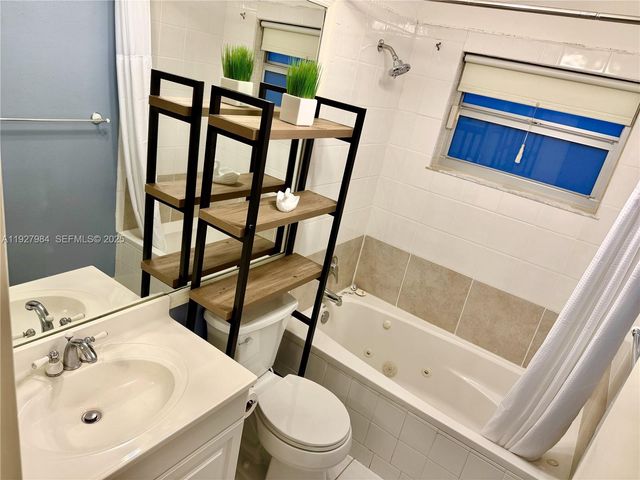 293 Seville M 293, Delray Beach, FL 33446