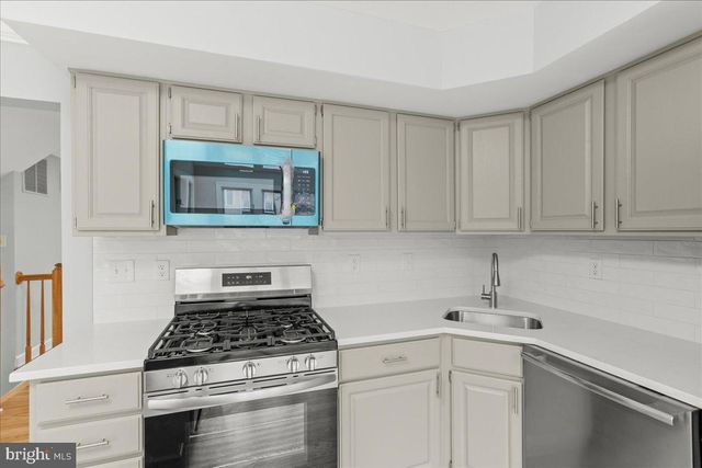 9532 SHEPHERD HILLS DR, Lorton, VA 22079