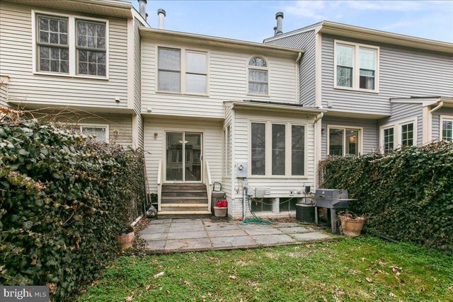 9532 SHEPHERD HILLS DR, Lorton, VA 22079