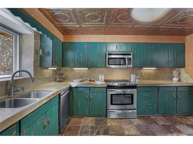746 Riverside Dr, Lyons, CO 80540