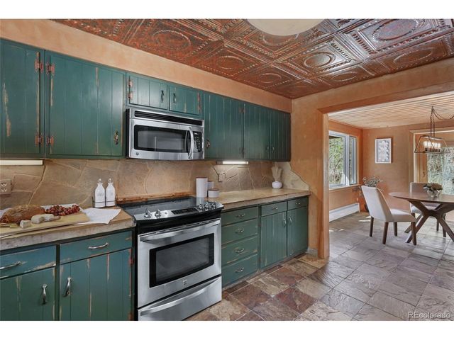 746 Riverside Dr, Lyons, CO 80540