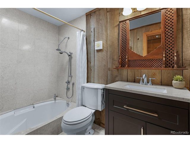 746 Riverside Dr, Lyons, CO 80540
