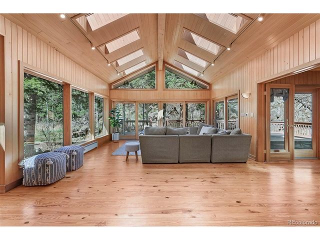 746 Riverside Dr, Lyons, CO 80540