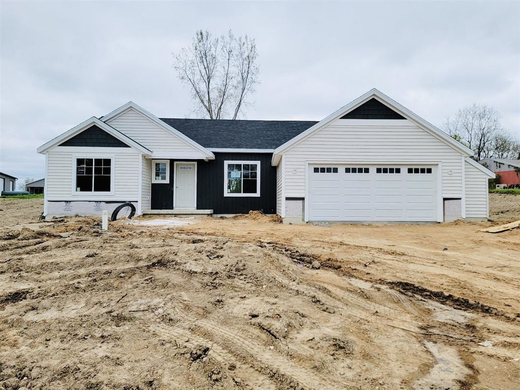 10555 68th Street, Alto, MI 49302