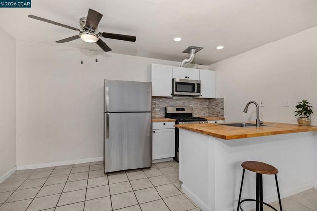 1926 Alcatraz Ave, Berkeley, CA 94703