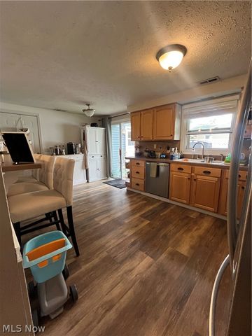 5825 Olive Avenue, North Ridgeville, OH 44039